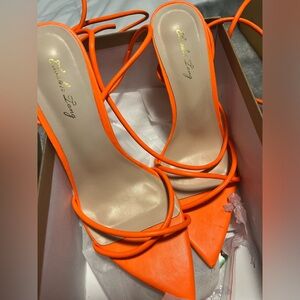 Tie up bright orange heels size US 7